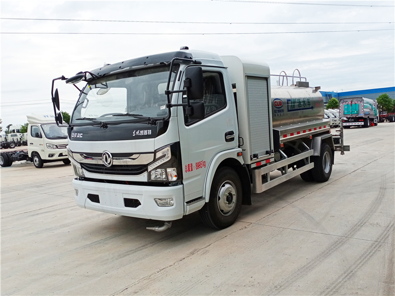 東風凱普特電動灑水車